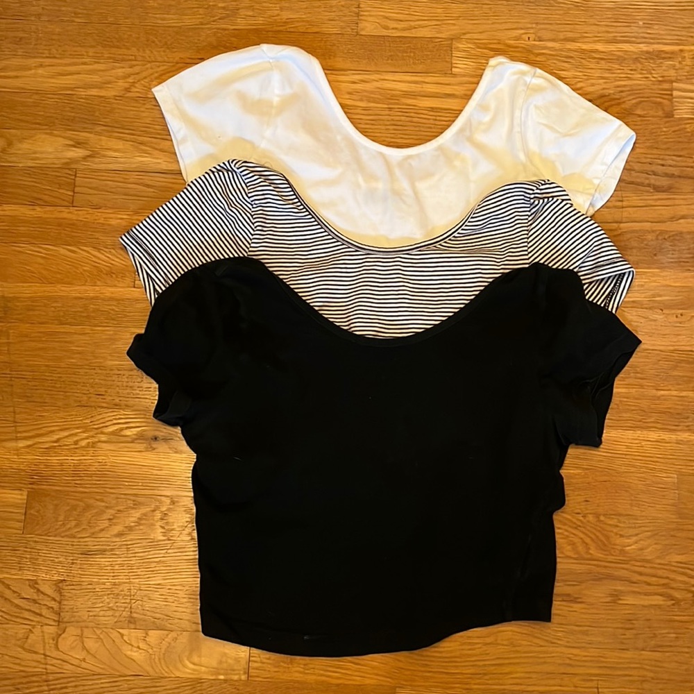 Brandy Melville Bundle: 3 Crop Tops